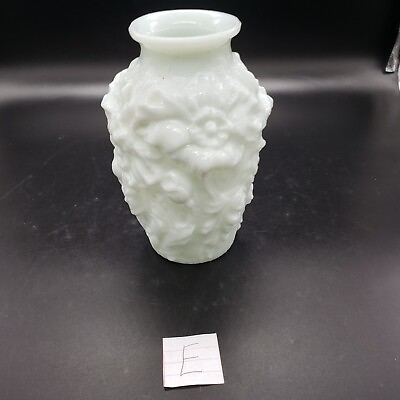 #ad Vintage White Milk Glass Puffy Gaudy Floral Vase 6.75quot; E $19.95