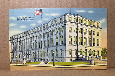 #ad US Court House Des Moines Iowa Vintage Linen Postcard $3.99