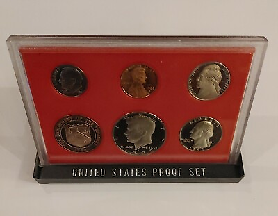 #ad 1982 US Mint Proof Set 5 Coins 1 Proof Token w Plastic Display Case in Box $10.00