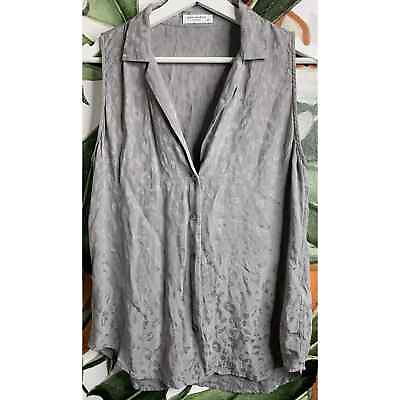 #ad Equipment Femme Top Small Gray Animal Print Button Front Silk Sleeveless Shirt $39.99
