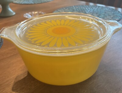 #ad Pyrex Daisy Sunflower 2 1 2 Qt Casserole with Lid Yellow White 475 B Vintage $44.00